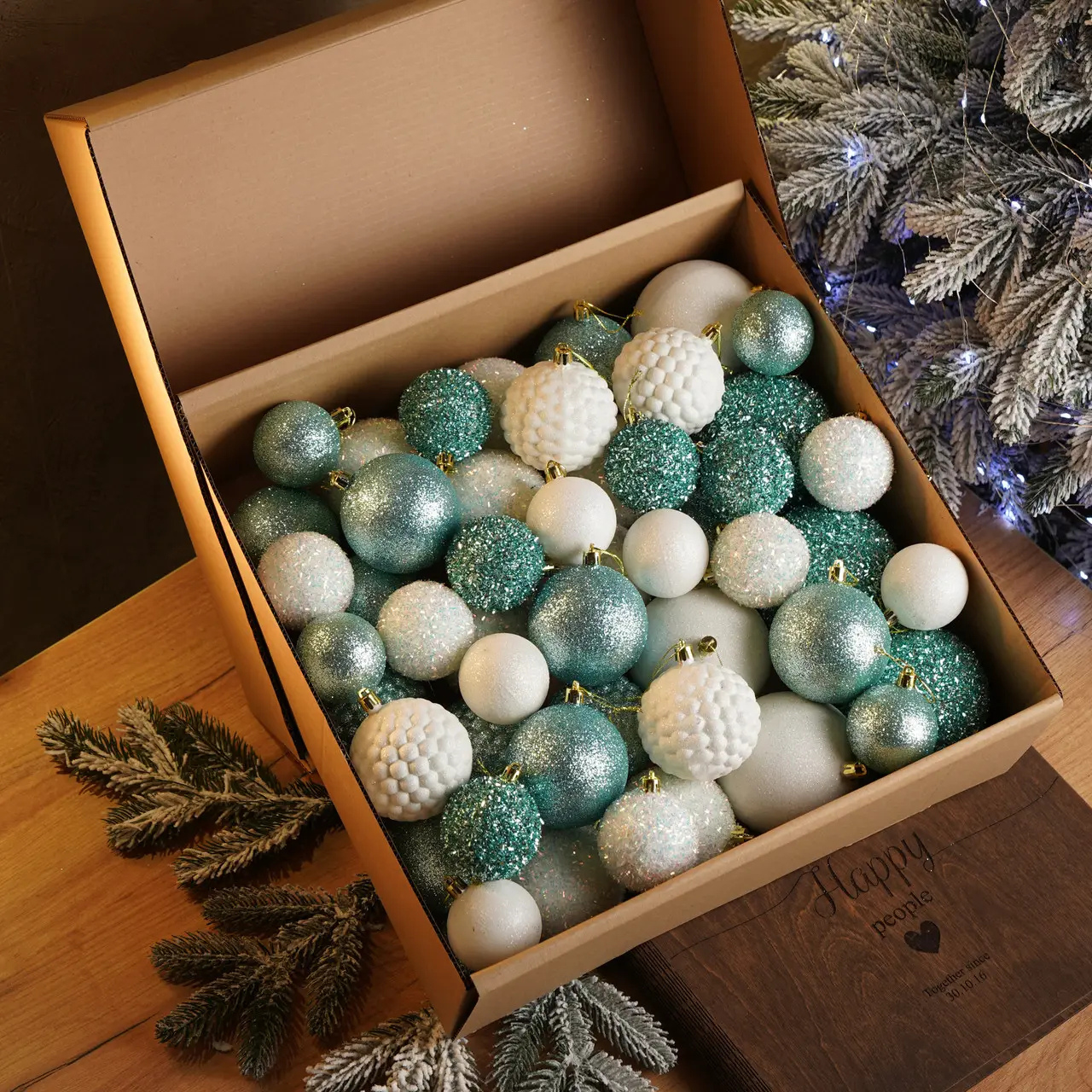 Набор новогодних блестящих украшений Созвездие на елку 40 шаров Белый/Мятный (77941534) - фото 4