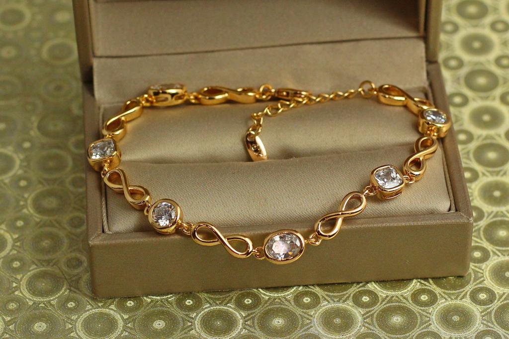 Браслет Xuping Jewelry камешки и ободку с восьмерками 17 см 7 мм Золотистый (31589566)