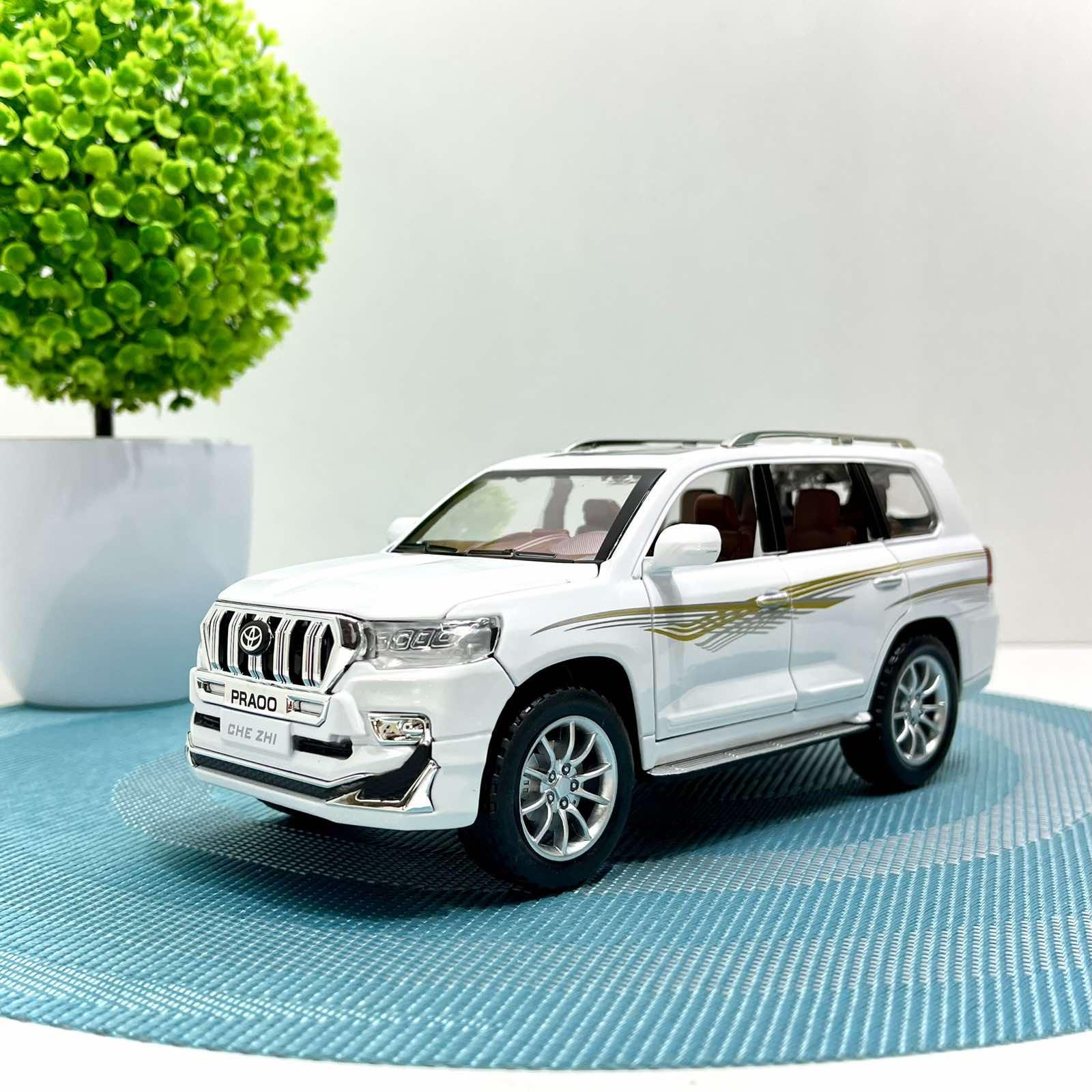 Машинка джип TK Union Группа Toyota Land Cruiser инерционная 1:24 Белый (GT – 4789)