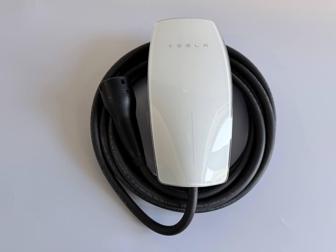 Зарядна станція TESLA Wall Connector Gen 3 22 кВт 3 фази EU