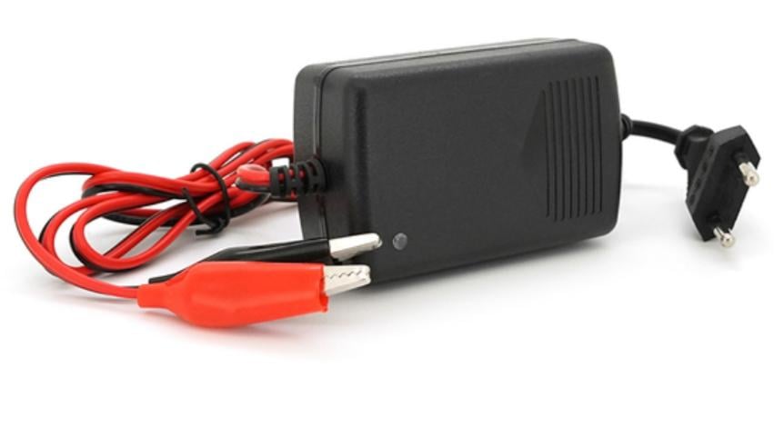 Зарядное устройство импульсное для аккумулятора 12V 100-240V 1,5A клеммы AGM/GEL/Lead (32101) Зарядное устройство импульсное для аккумулятора 12V 100-240V 1,5A клеммы AGM/GEL/Lead (32101)