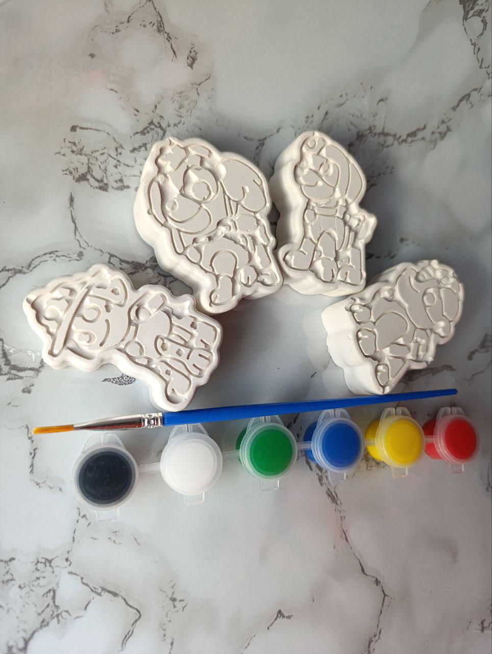 Набір гіпсових 3D розмальовок Собачки з фарбами і кісточкою - фото 4 Набір гіпсових 3D розмальовок Собачки з фарбами і кісточкою - фото 4