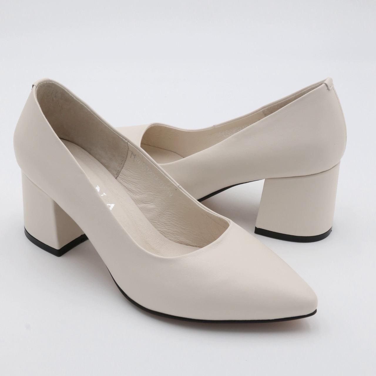 Туфлі жіночі Diana з гострим носком і підбором 6,5 см шкіряні р. 40 Білий (54-917к)