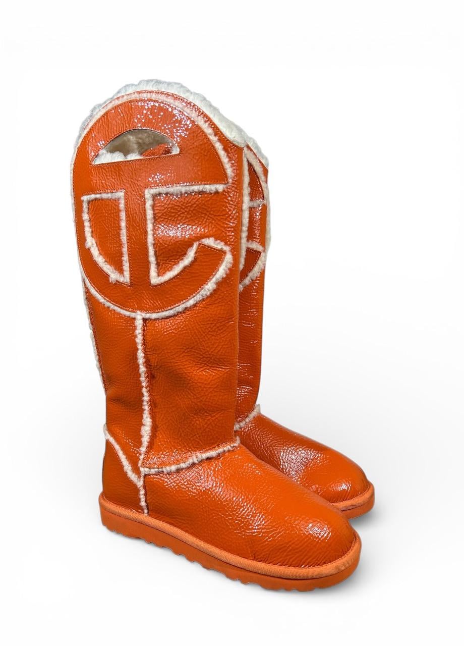 Сапоги женские UGG X TELFAR s/n 1155871 р. 40/US 7 25 см Оранжевый (2863103678)