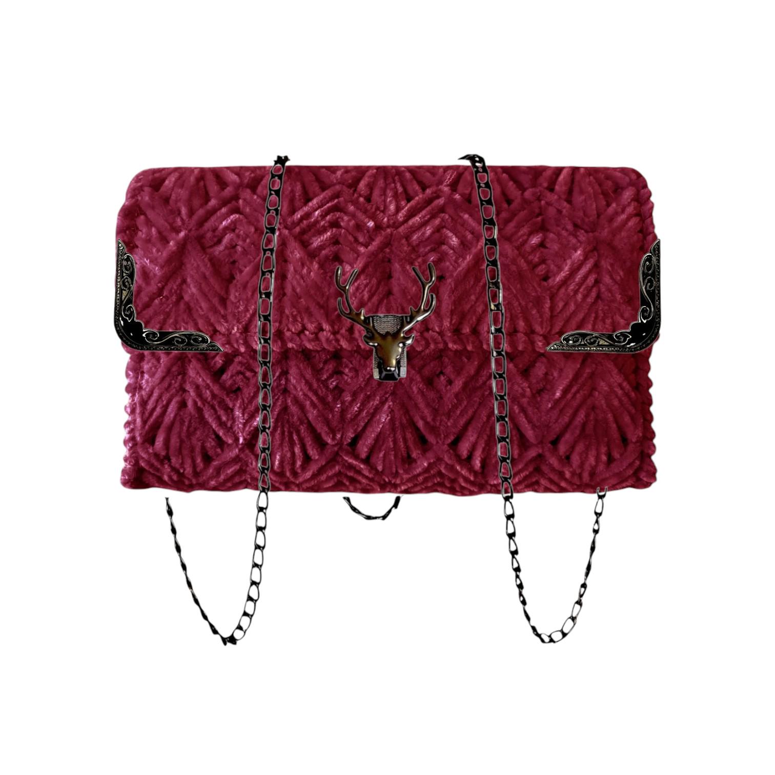 Набор для создания сумки из пластиковой канвы Черный олень №2 Бордовый (8093-19) - фото 6 Набор для создания сумки из пластиковой канвы Черный олень №2 Бордовый (8093-19) - фото 6