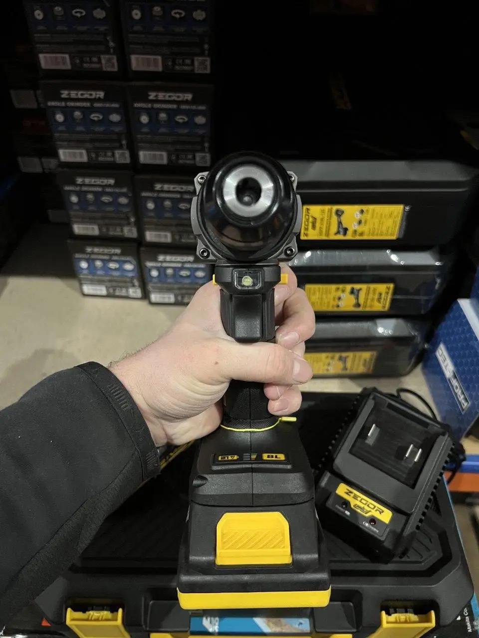 Шуруповерт професійний акумуляторний безщітковий Zegor CDPP-21BL/21В/70 Нм/дві швидкості/2 батареї 21В 2Ач/реверс/підсвічування/кейс - фото 5
