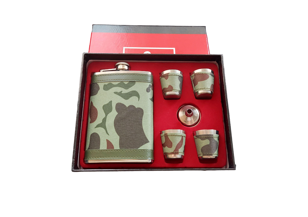 Подарочный набор фляга с рюмками PandaShop камуфляж 9oz 4 рюмки (61003) Подарочный набор фляга с рюмками PandaShop камуфляж 9oz 4 рюмки (61003)