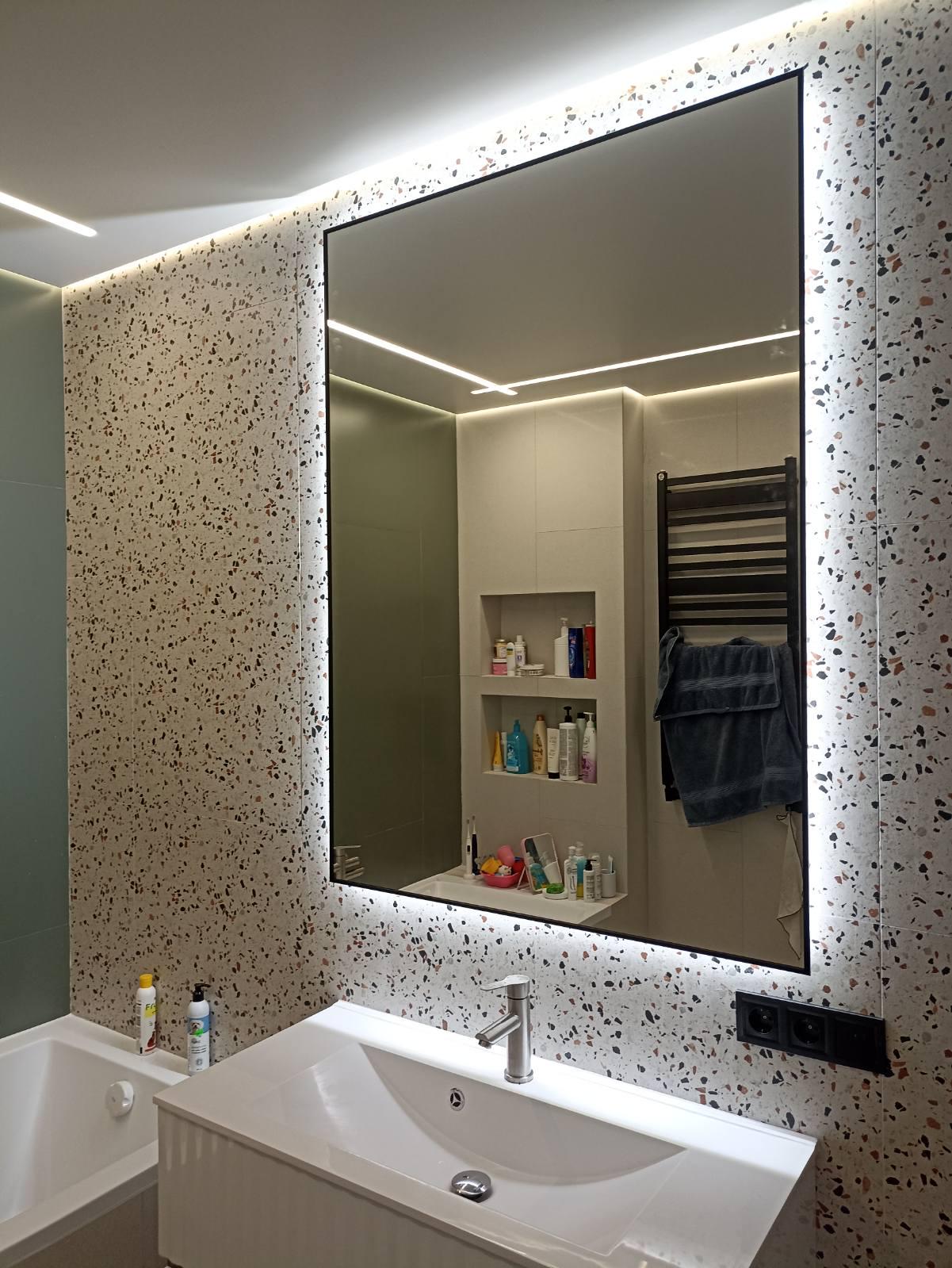 Зеркало с LED подсветкой для ванной СклоГарт 80х110 см (29071229)