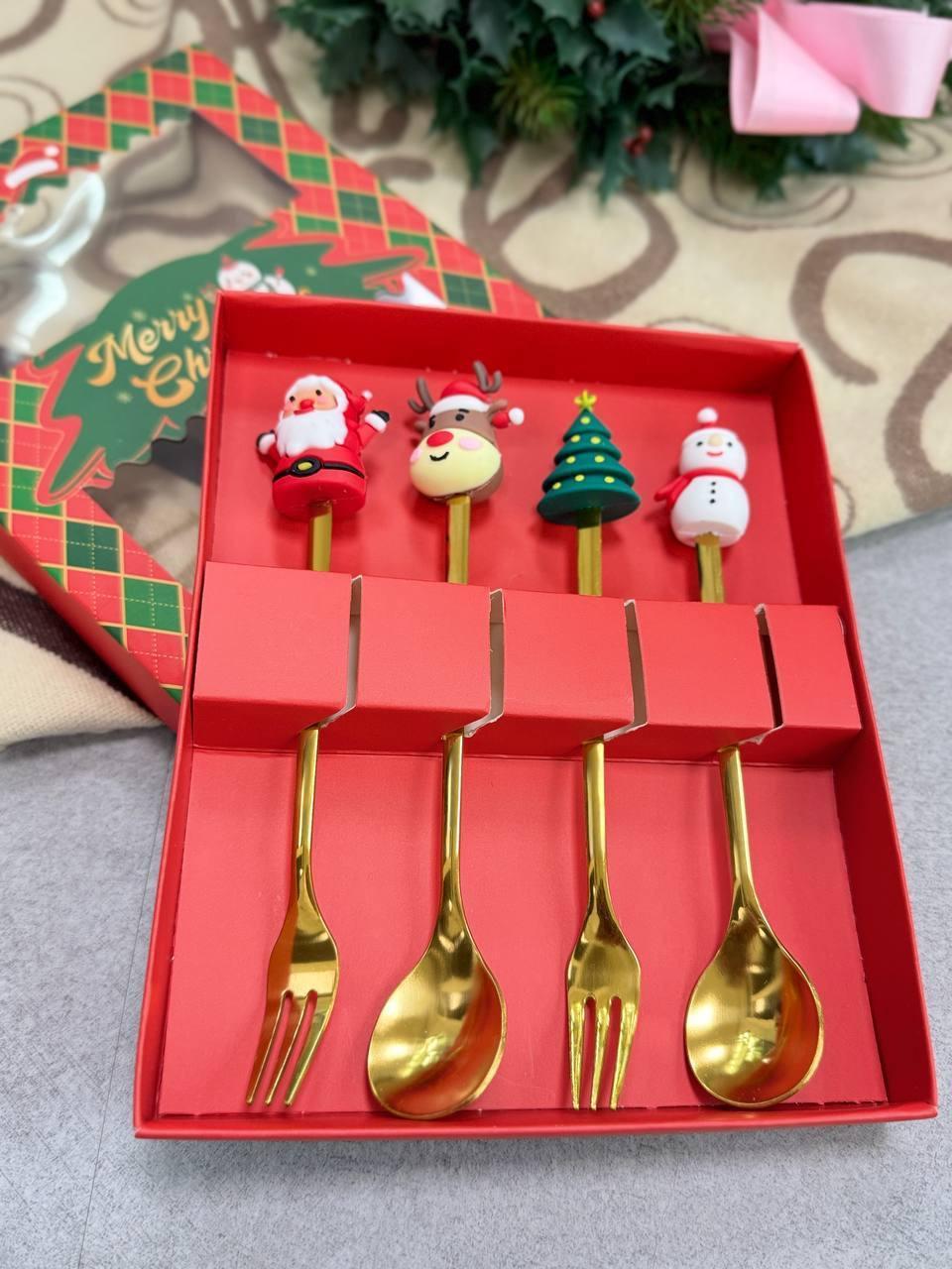Набор столовых приборов Новый Год в подарочной упаковке ложки 2 шт. и вилки 2 шт. 4 пр. Золотой (OS-102-1484) Набор столовых приборов Новый Год в подарочной упаковке ложки 2 шт. и вилки 2 шт. 4 пр. Золотой (OS-102-1484)
