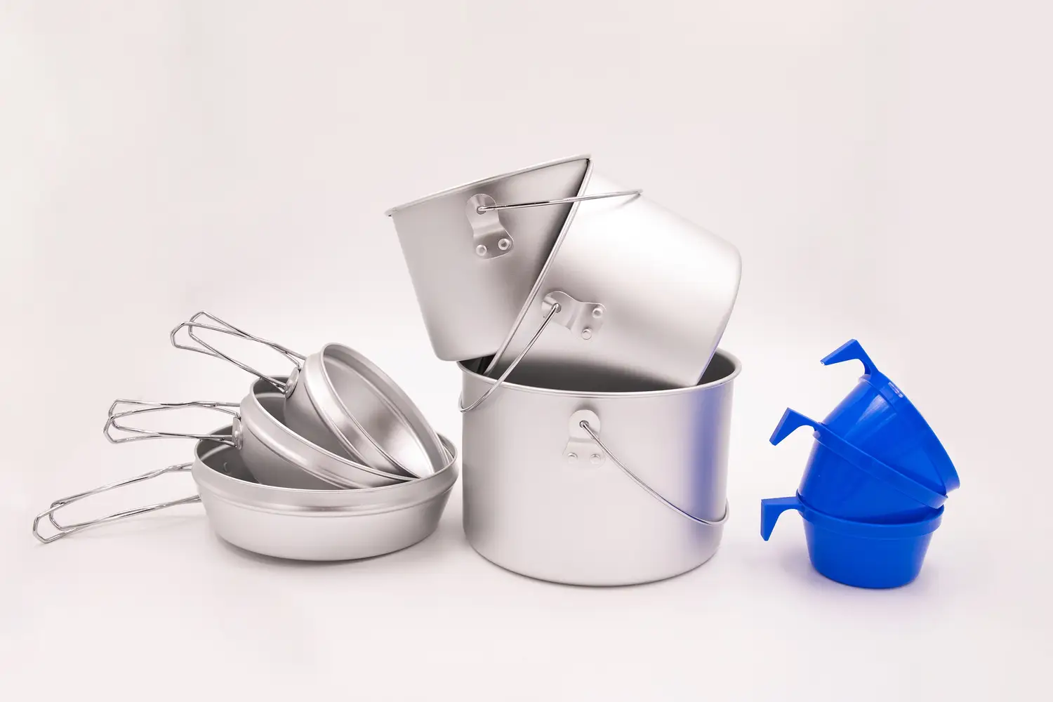 Набор посуды Tramp UTRC-002 2.9/1.9/1.2л алюминий 3 казана с крышками сковородами 3 кружки (UTRC-002)