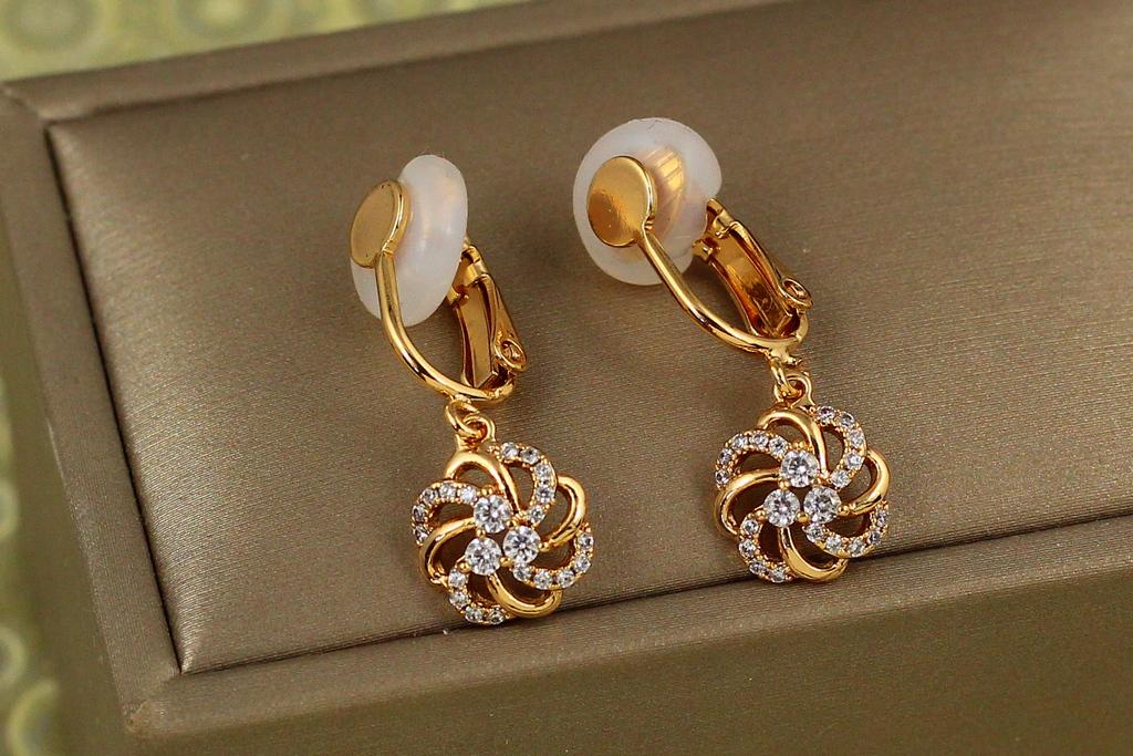 Серьги клипсы Xuping Jewelry мальва 3 см Золотистый (27085909)