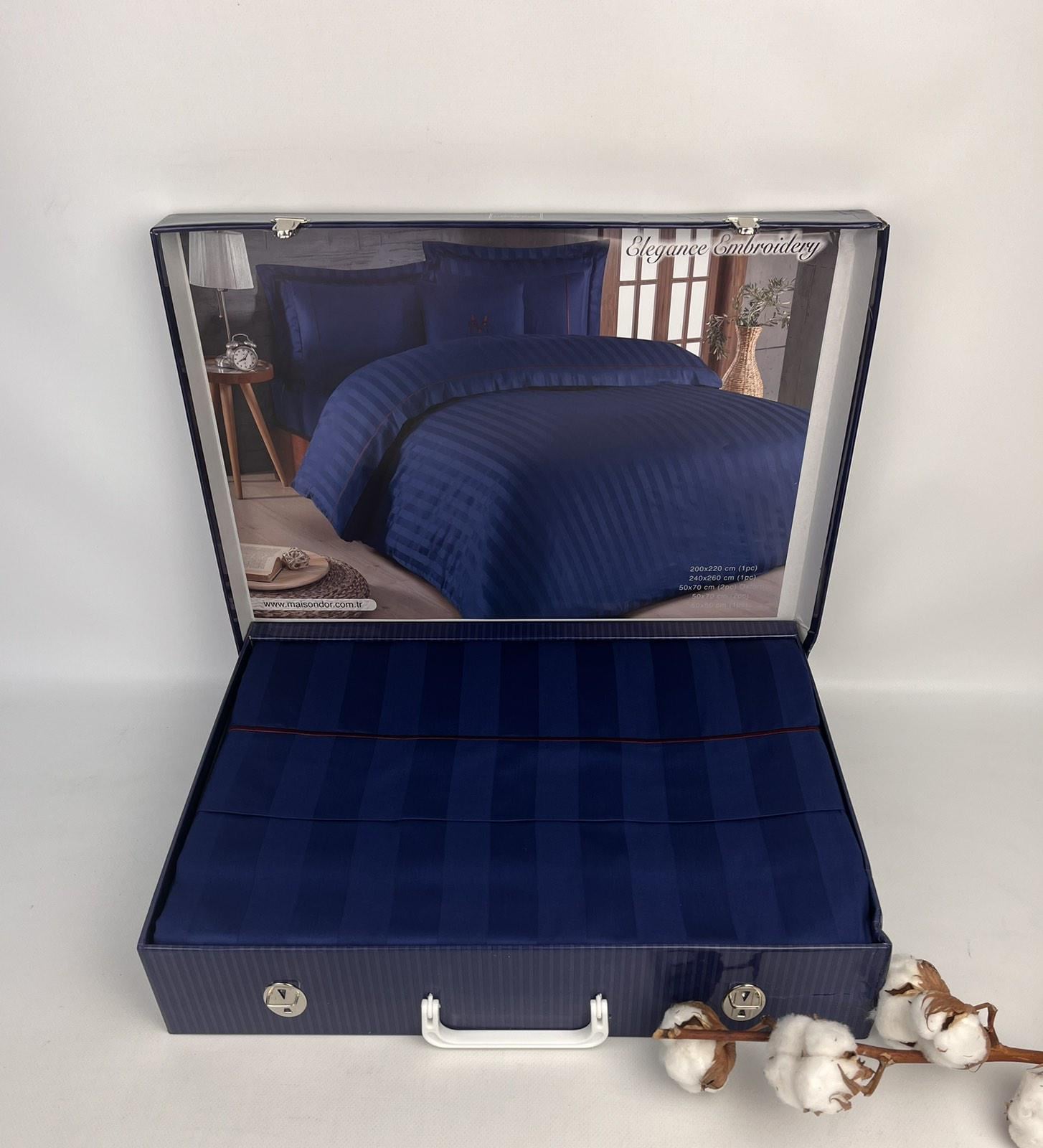 Комплект постільної білизни Maison D'or Elegance Embroidery страйп-сатин 200х220 см Navy/Bordo (CN36564)
