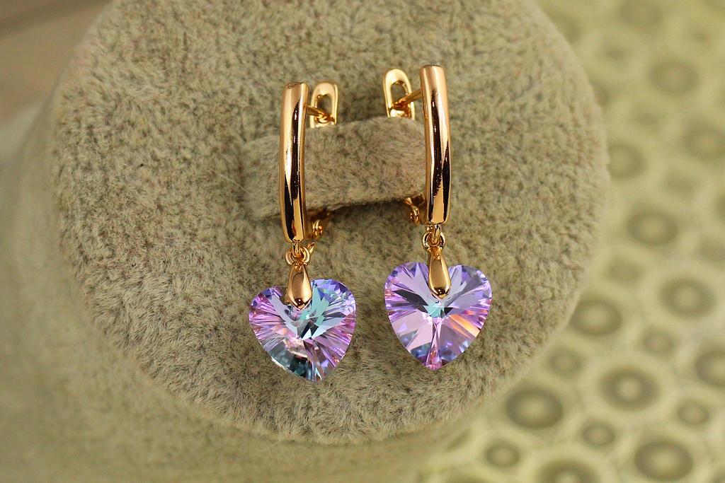 Серьги подвески Xuping Jewelry Сердечки сваровски 2,8 см Фиолетовый хамелеон/Золотистый (33480863)