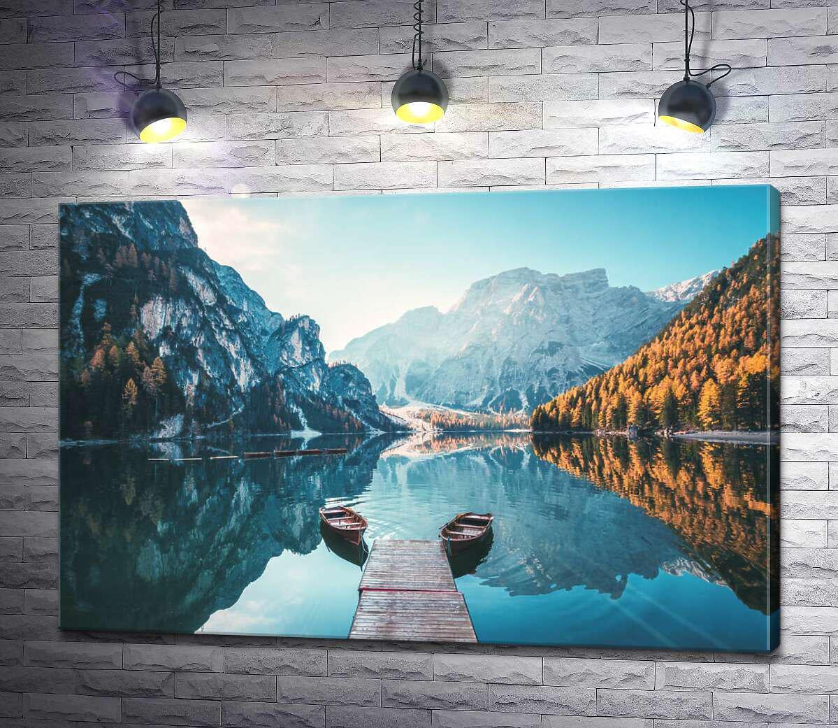 Картина ArtPoster Симметрия лодок среди горного озера Брайес (Braies) 130x87 см Модуль №1 (003158)