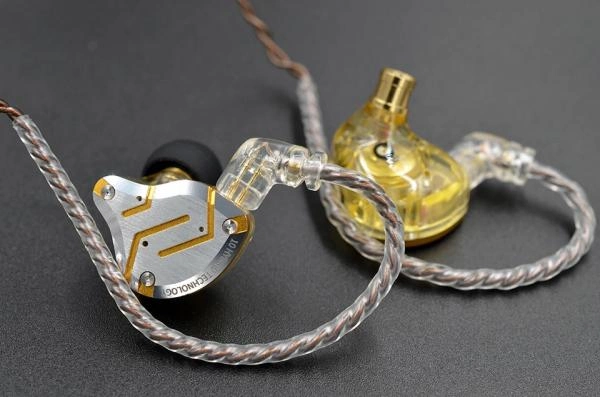Наушники KZ ZS10 Pro с микрофоном glare Gold - фото 3