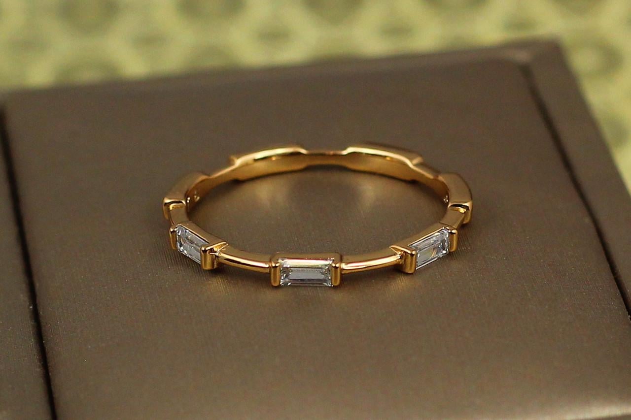 Каблучка Xuping Jewelry Сальто з прямокутними каменями по колу р. 18 Золотистий