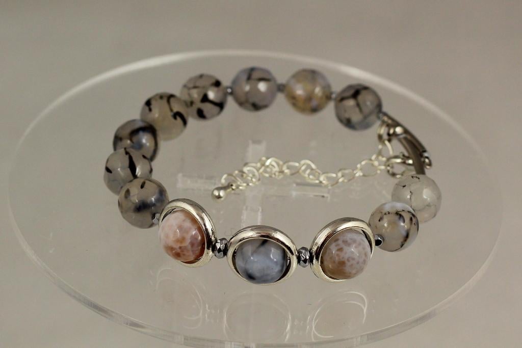 Браслет из черно-белого агата граненного Серебристый (33967780)