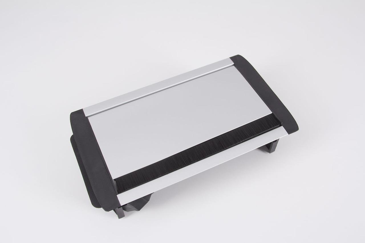 Розетка встроенная GTV вертикальная на 3 вилки 2USB Черный (AE-BPW3S60U-20)