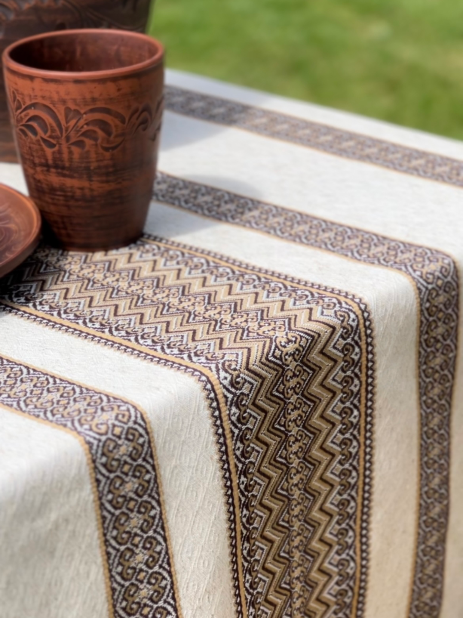 Скатертина лляна великодня Стожари з українським орнаментом 220x150 см Коричневий (1907-4) - фото 4 Скатертина лляна великодня Стожари з українським орнаментом 220x150 см Коричневий (1907-4) - фото 4