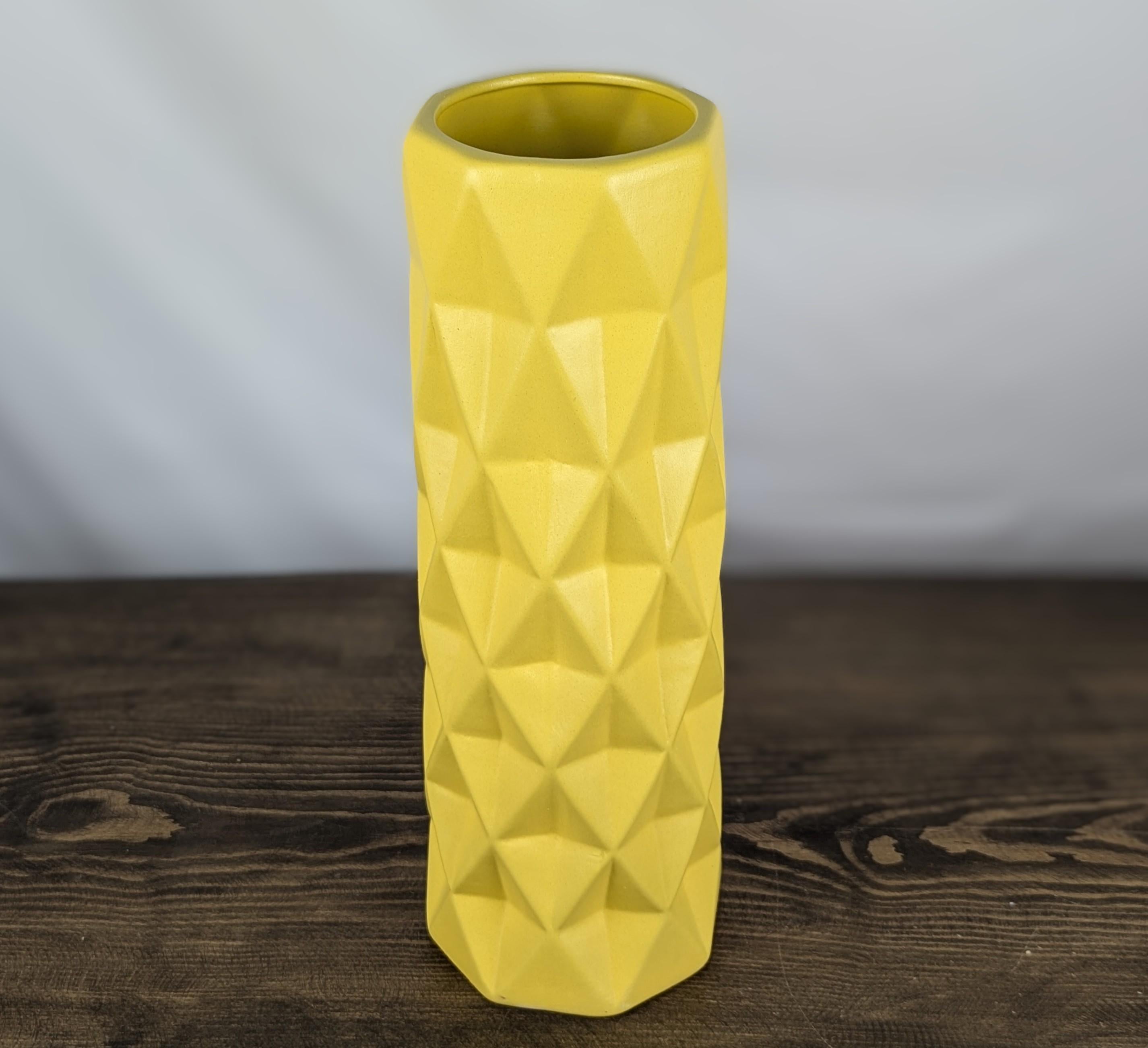 Ваза Nana ceramics Полі 41 см муар Жовтий