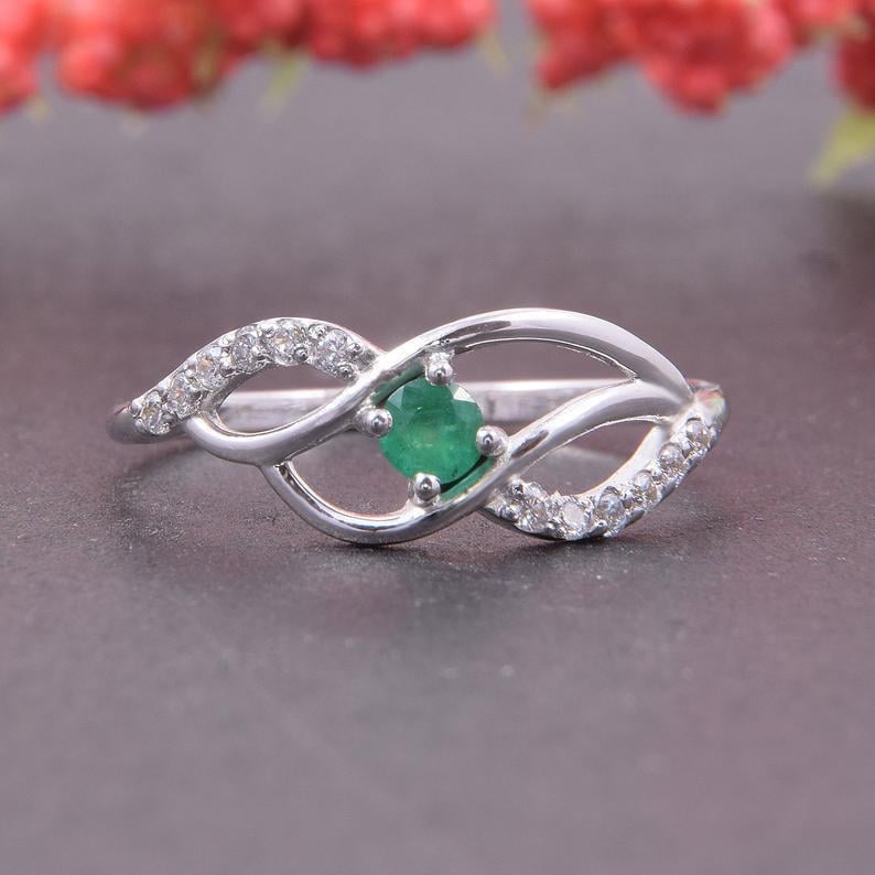 Кільце з білого золота зі смарагдом (2248309702)