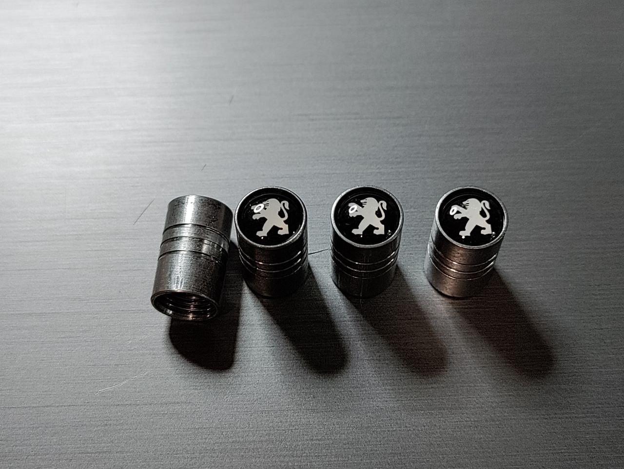 Колпачки на ниппель с логотипом PEUGEOT металлические (1932691123) Колпачки на ниппель с логотипом PEUGEOT металлические (1932691123)