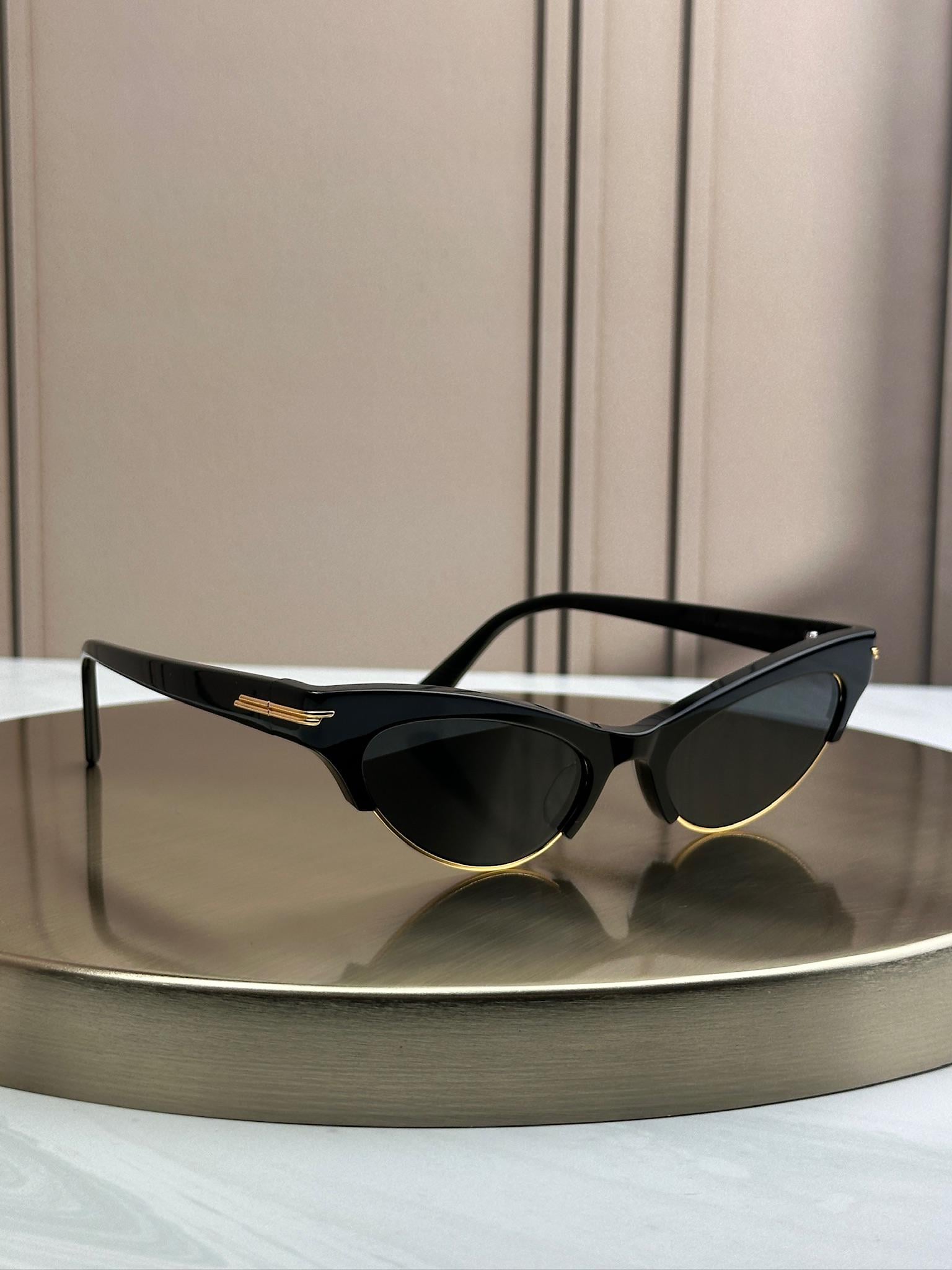 Солнцезащитные очки Bottega Veneta BV1431S с золотом кошачий глаз полуобед темная линза женские Черный Солнцезащитные очки Bottega Veneta BV1431S с золотом кошачий глаз полуобед темная линза женские Черный
