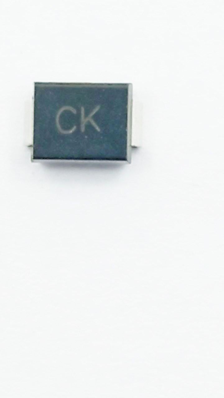 Діод SMBJ30CA-E3/52 600W 33 B 10,4 A DO-214AA (34862)