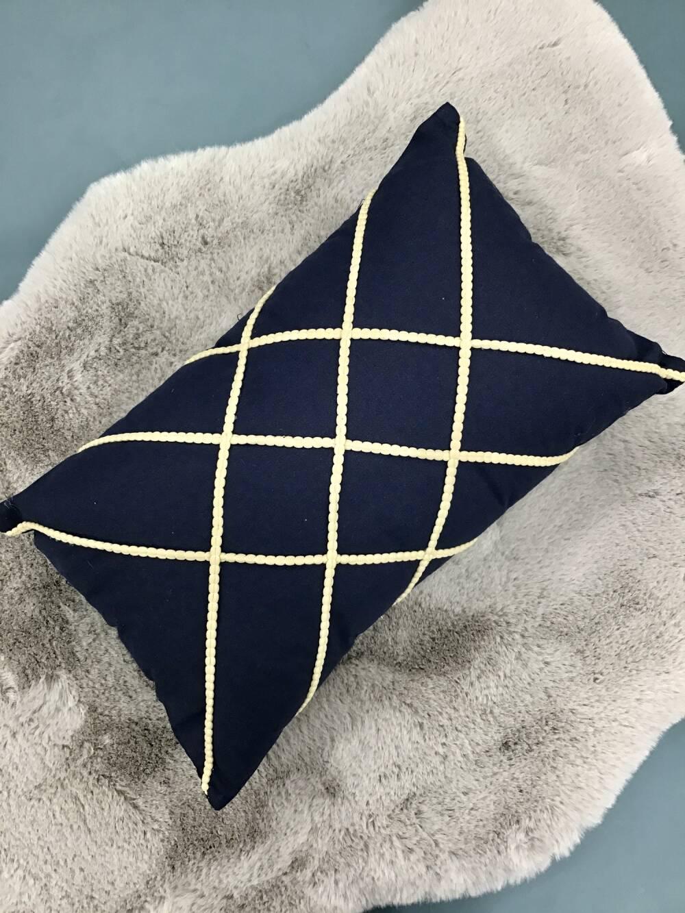 Подушка декоративна Maestro 30x50 см Синій (000079340)