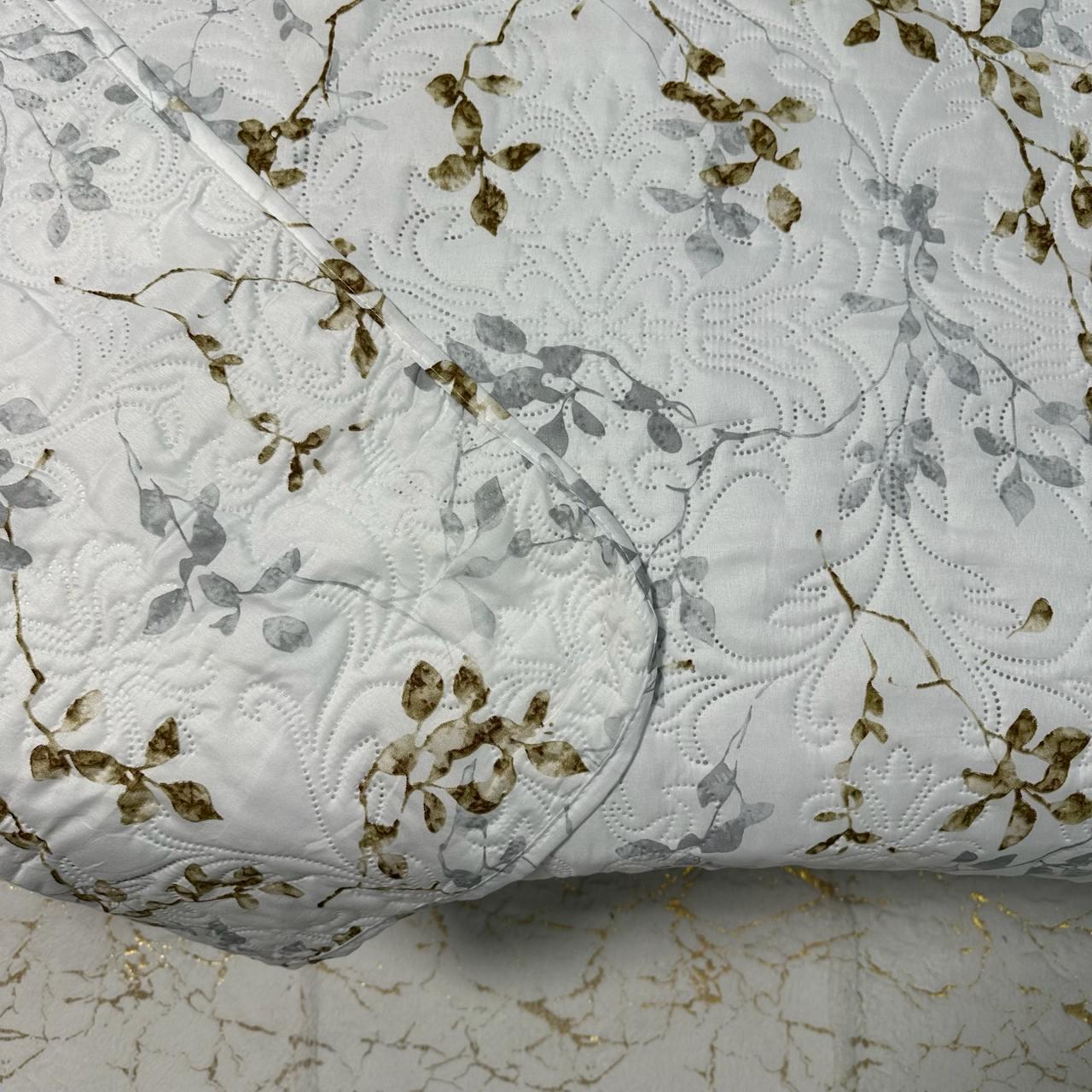 Набір покривало стьобане з квітковим принтом 200x230 см/2 наволочки 50x70 см Молочний (28710433) - фото 7 Набір покривало стьобане з квітковим принтом 200x230 см/2 наволочки 50x70 см Молочний (28710433) - фото 7