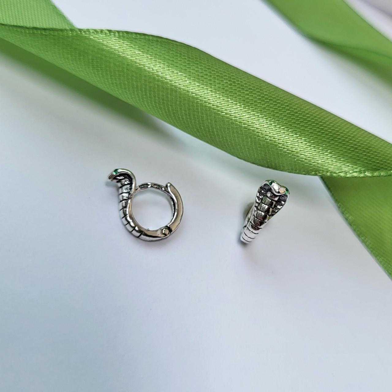 Серебряные серьги Коброчка с Зелеными глазами черненое 925 проба 2,20 г (5544ч)