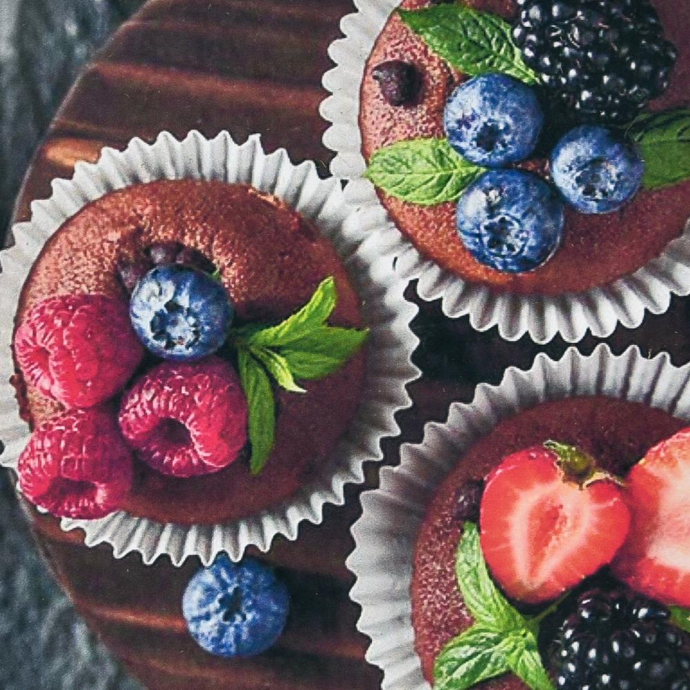 Картина по номерам Strateg Кексы с ягодами алмазная вышивка мозаика 30x30 см (VM-127-A-223)