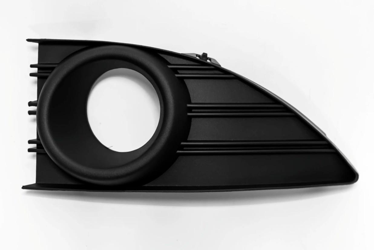 Решетка бампера AVTM Renault Fluence 10-13 левая (5628 913)