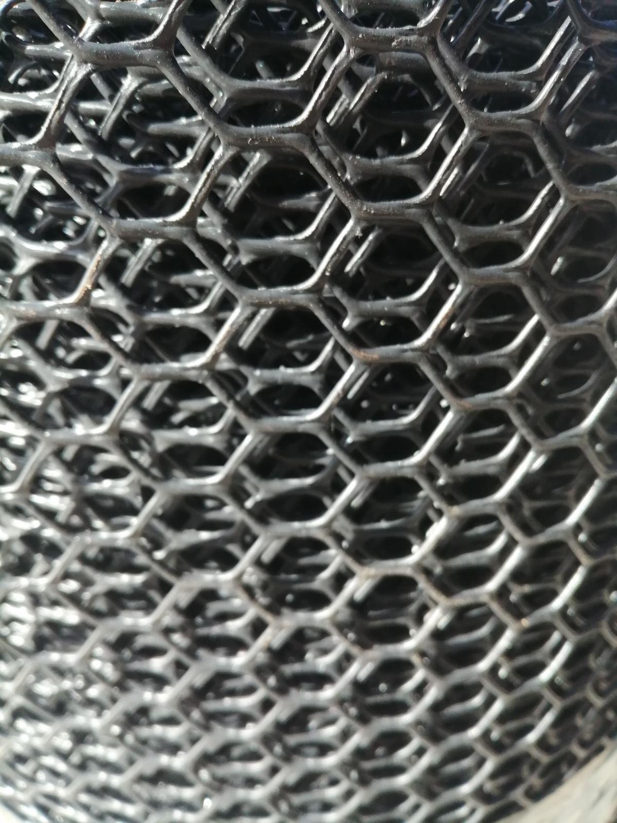 Сетка пластиковая для забора Fusion 2х30 м ячейка 20х20 мм Черный - фото 3 Сетка пластиковая для забора Fusion 2х30 м ячейка 20х20 мм Черный - фото 3