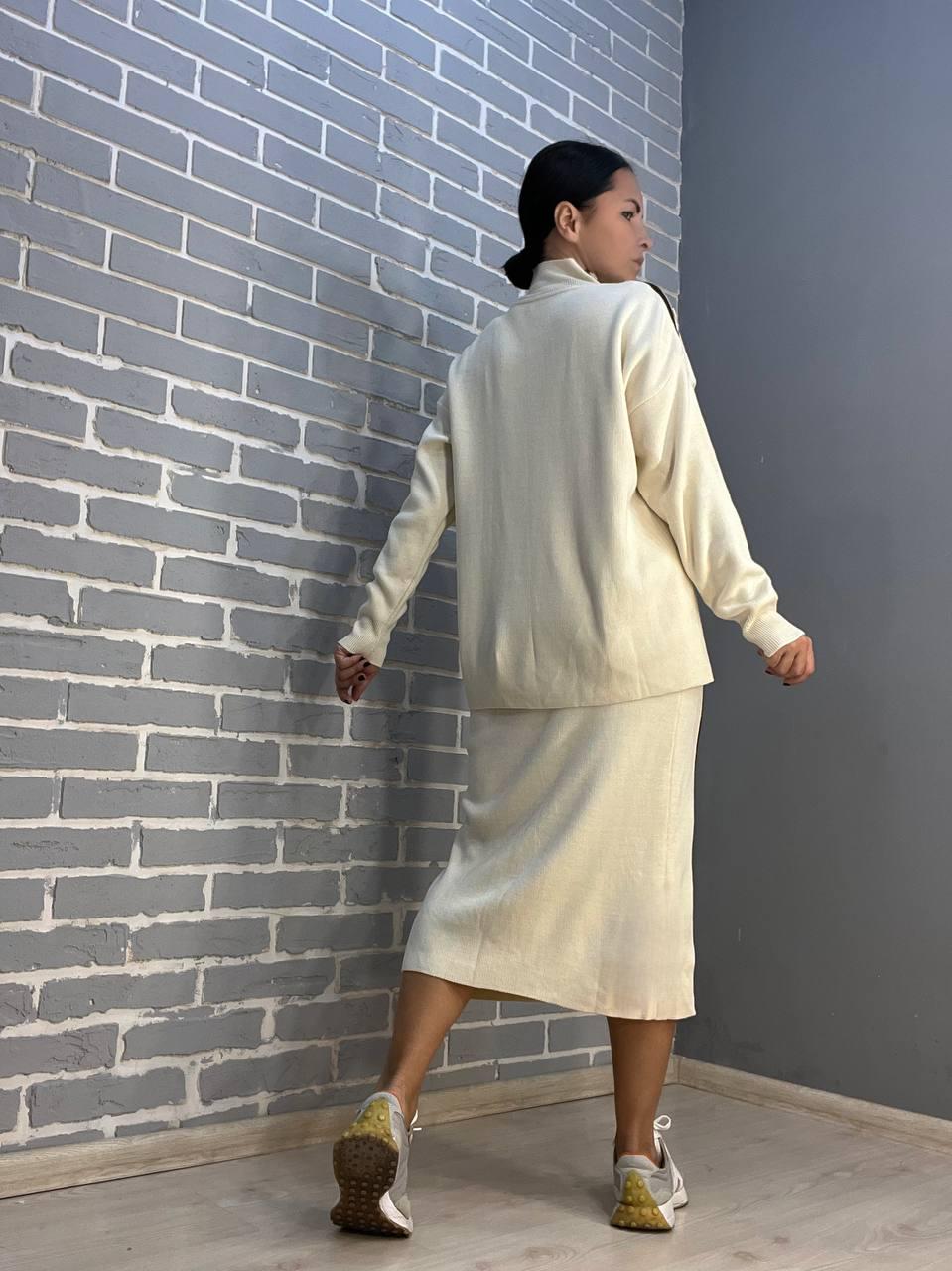 Костюм женский MY FASHION 2024402 свитер и длинная юбка вязка OS Молочный (733) - фото 9 Костюм женский MY FASHION 2024402 свитер и длинная юбка вязка OS Молочный (733) - фото 9