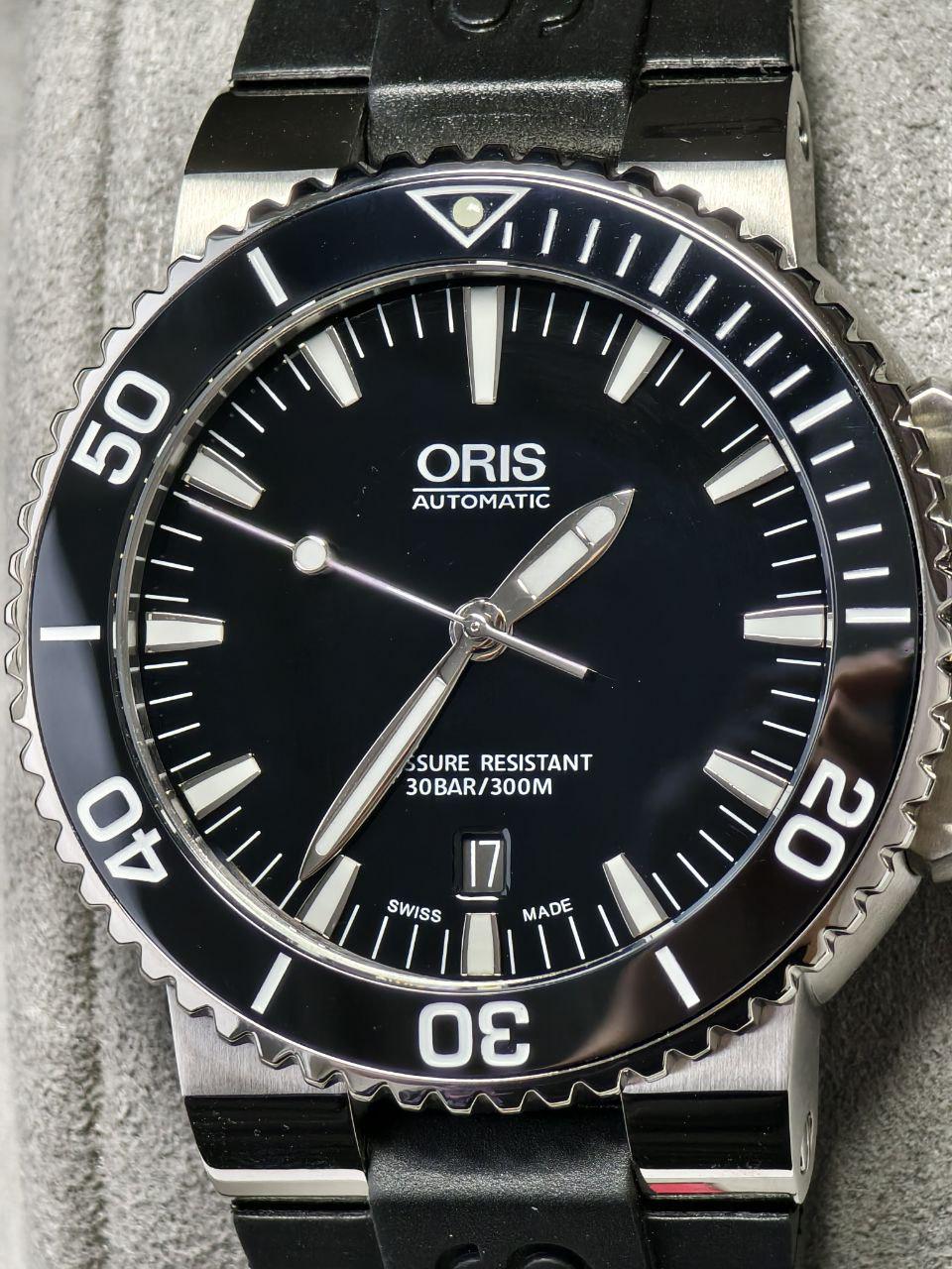 Годинник Oris Aquis Date (017337653)