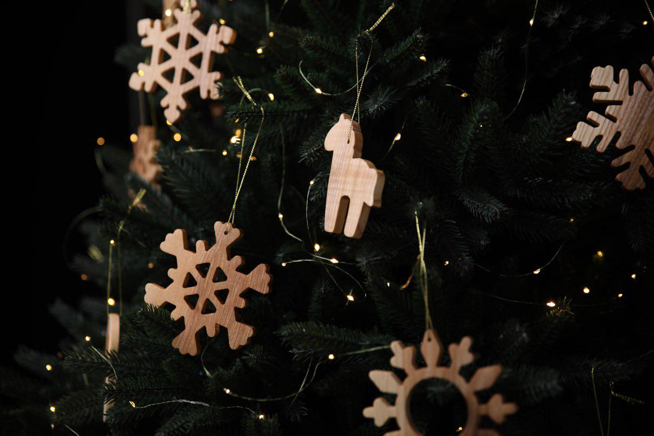 Игрушки новогодние из ясеня комплект 4 шт. 8/9 cм (WD-200.3) - фото 2