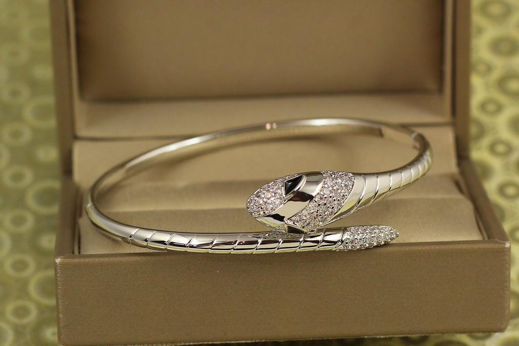 Браслет бенгл Xuping Jewelry Змея Нага 57 мм на руку от 16 см до 18 см Серебристый