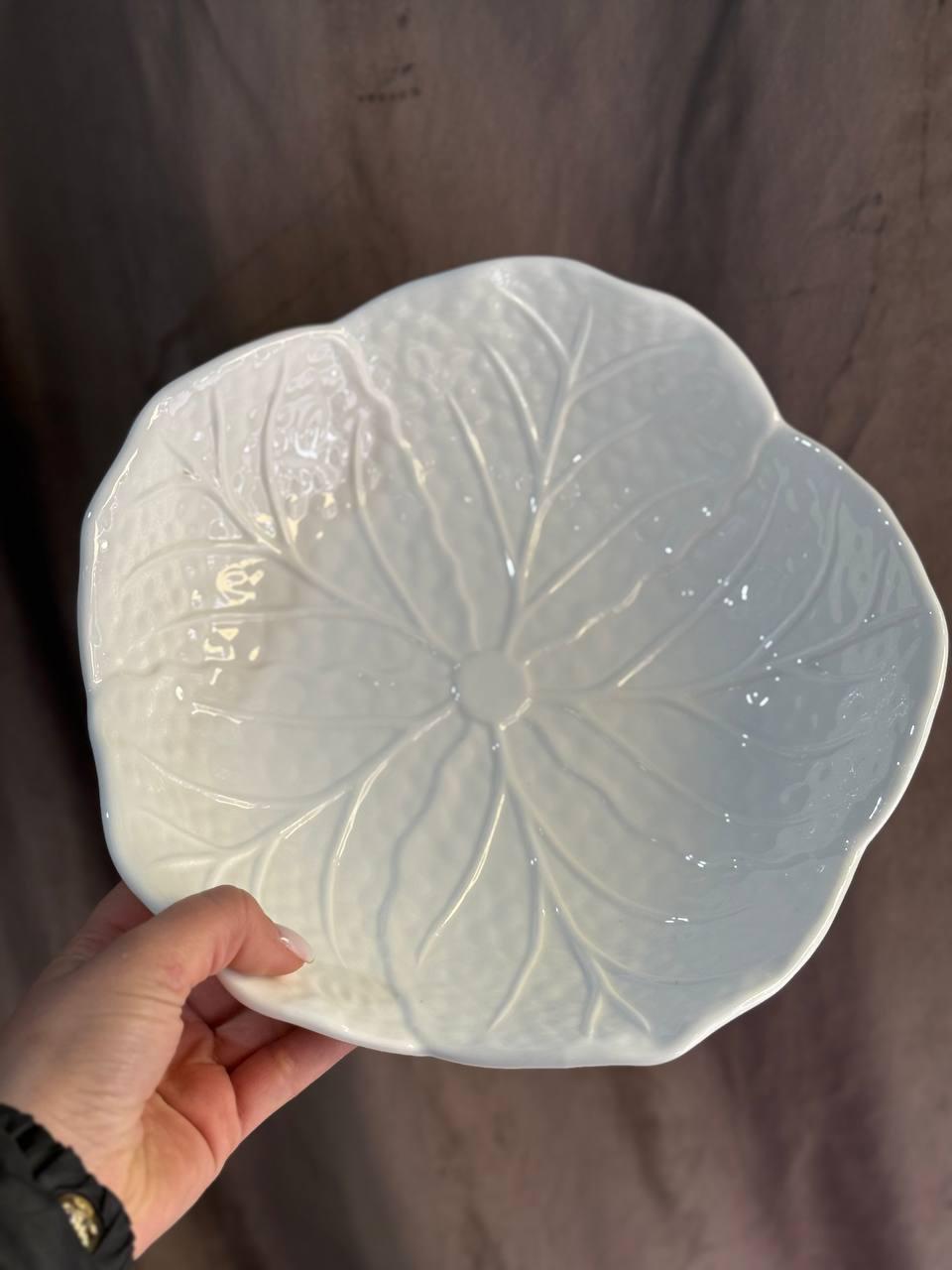 Фруктовница Yiwu C251 фарфоровая на металлической подставке 2 яруса 35х25х26 см Белый (30041786) - фото 9 Фруктовница Yiwu C251 фарфоровая на металлической подставке 2 яруса 35х25х26 см Белый (30041786) - фото 9