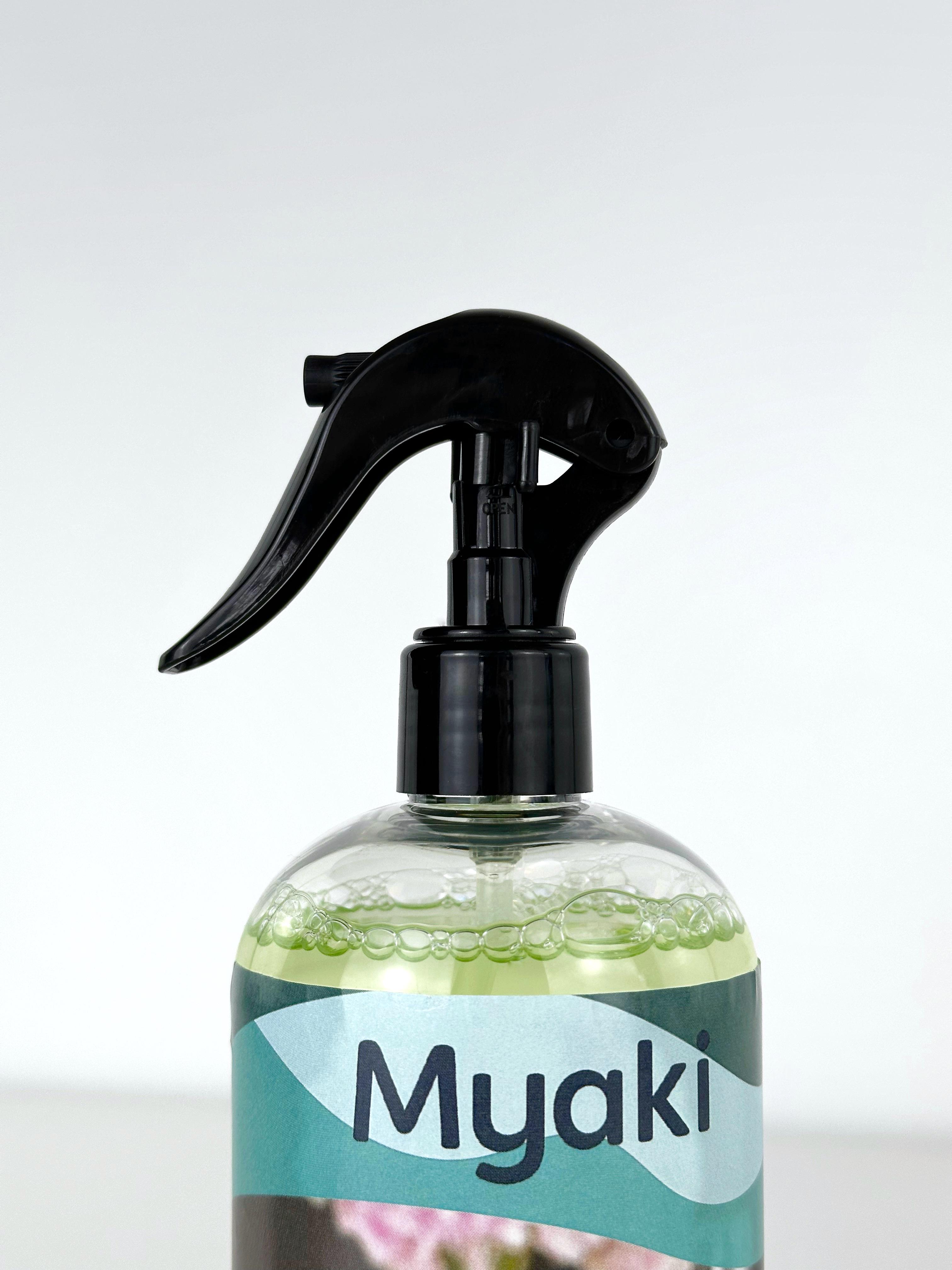 Набір для догляду Myaki за м'яким склом/силіконовою скатертиною засіб та серветки 2 шт. - фото 6 Набір для догляду Myaki за м'яким склом/силіконовою скатертиною засіб та серветки 2 шт. - фото 6