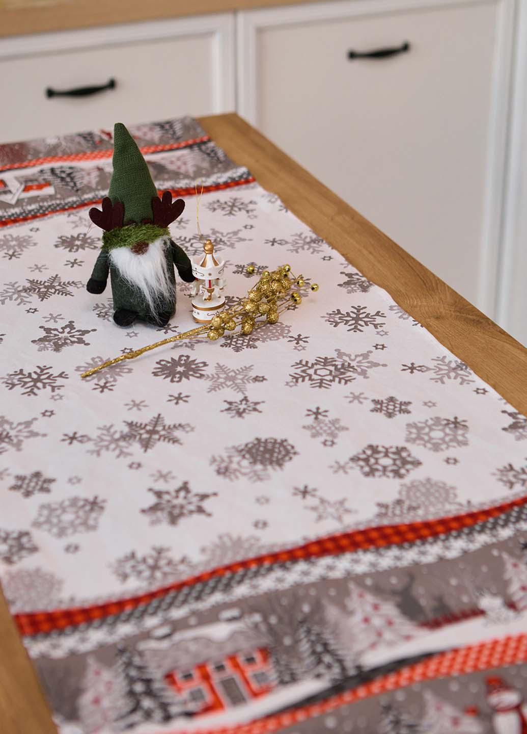 Скатертина новорічна раннер Сніговик 140x47 см - фото 4