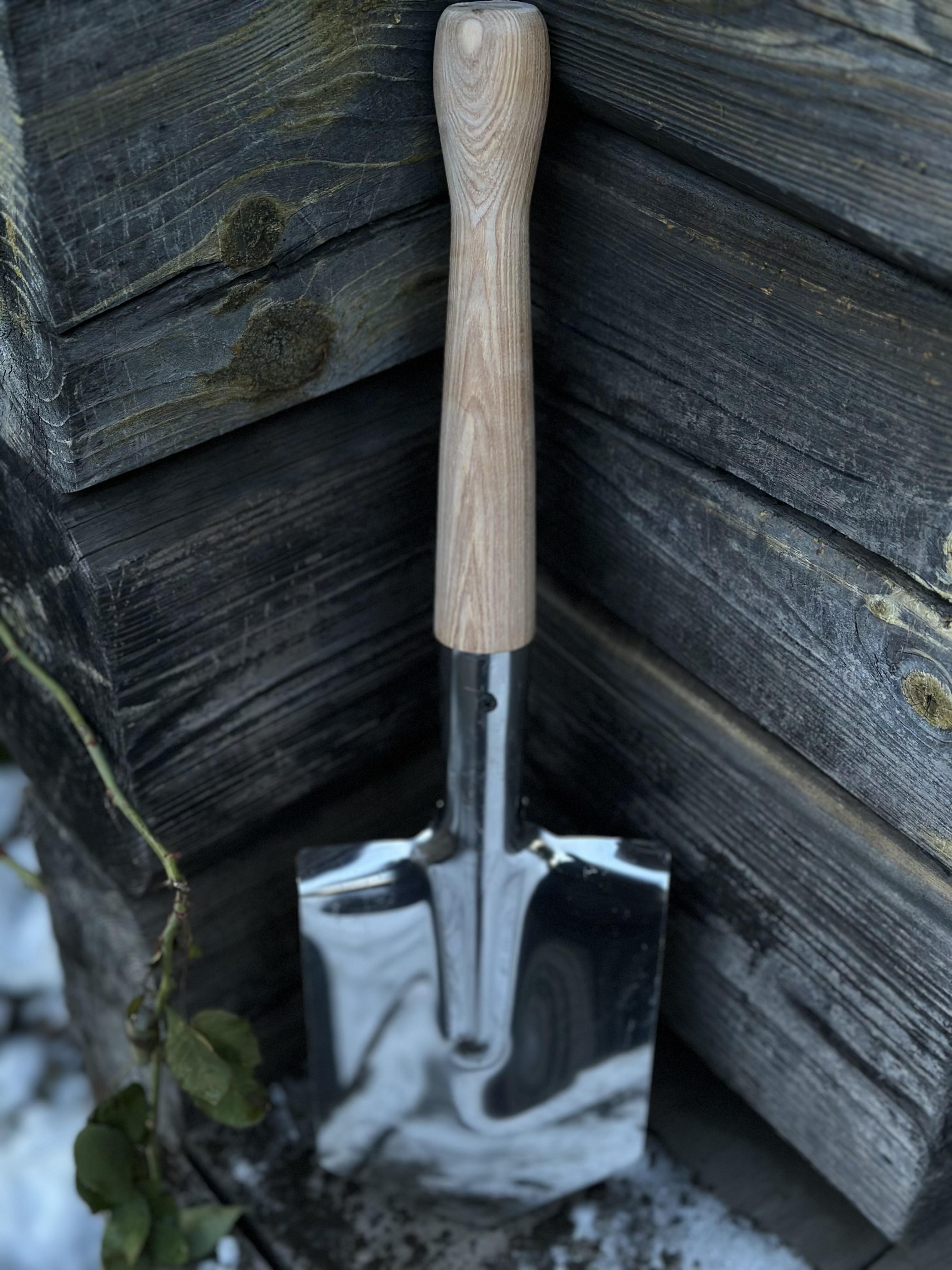 Лопата саперная Reckless цельная из нержавеющей стали 2 мм 52х19х15 см (лтмн19) - фото 3 Лопата саперная Reckless цельная из нержавеющей стали 2 мм 52х19х15 см (лтмн19) - фото 3