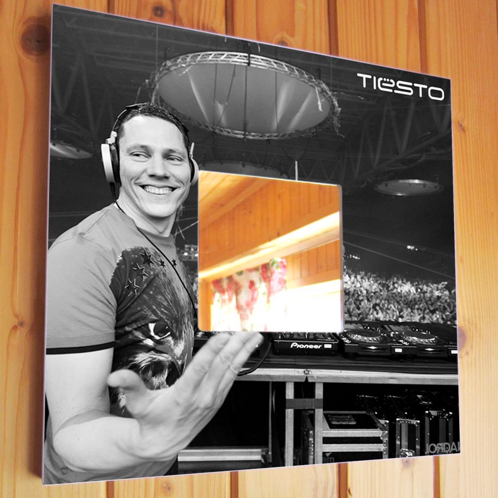 Зеркало декоративное DJ Tiesto 260х260 мм (M03381)