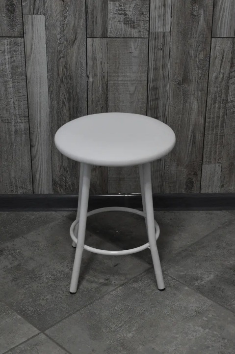 Табурет кухонний Муза металевий з м'яким сидінням 30х45 см Білий (28373822)