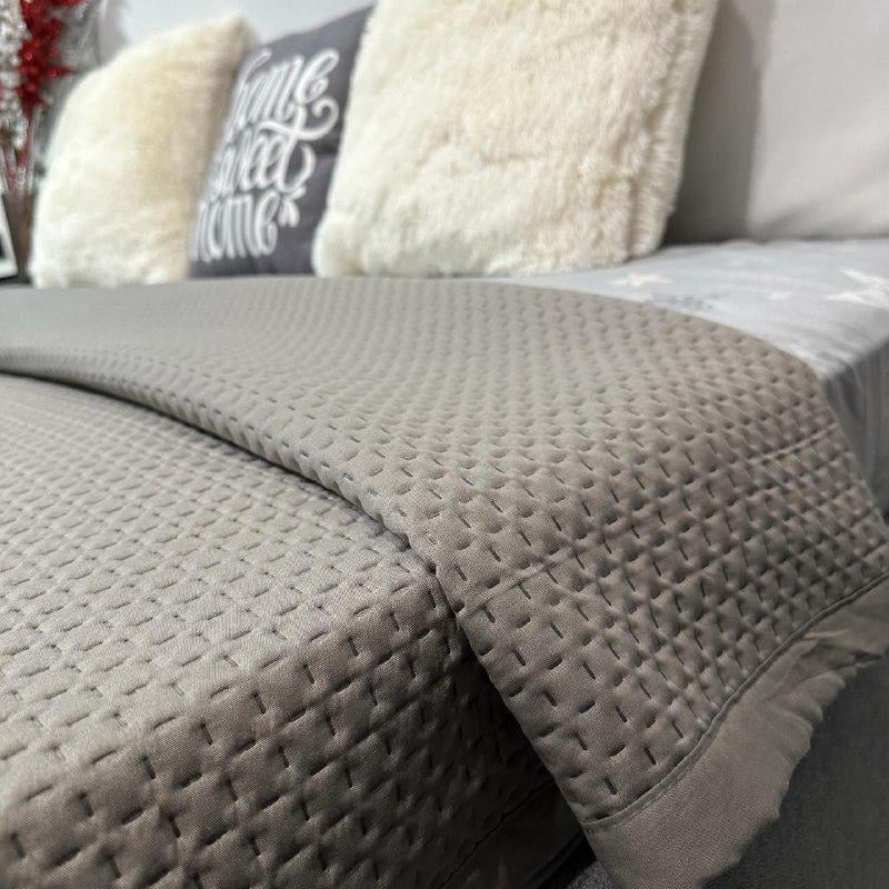 Покрывало на кровать евро 200x230 см Графитовый (28796086) - фото 3 Покрывало на кровать евро 200x230 см Графитовый (28796086) - фото 3