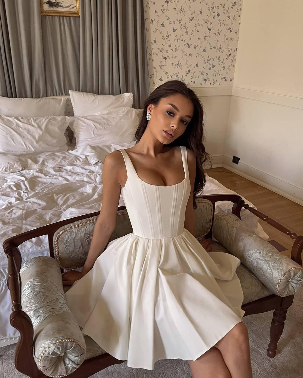 Платье женское из королевского атласа с корсетом р. 46/48 Молочный (31981699)