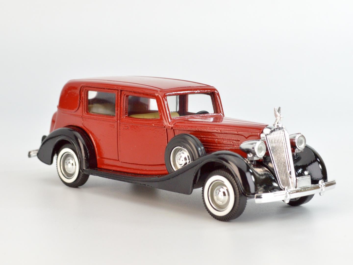 Коллекционная модель Solido Packard Sedan 1937 1:43 Красный (160)