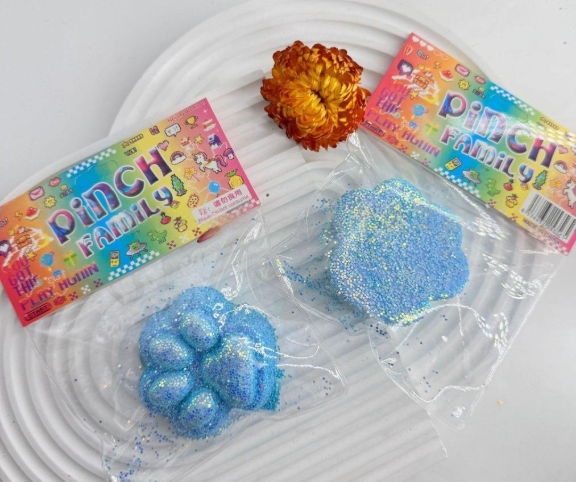 Игрушка-антистресс сквиш Таба-лапка с блестками 7 см Голубой (2006164)