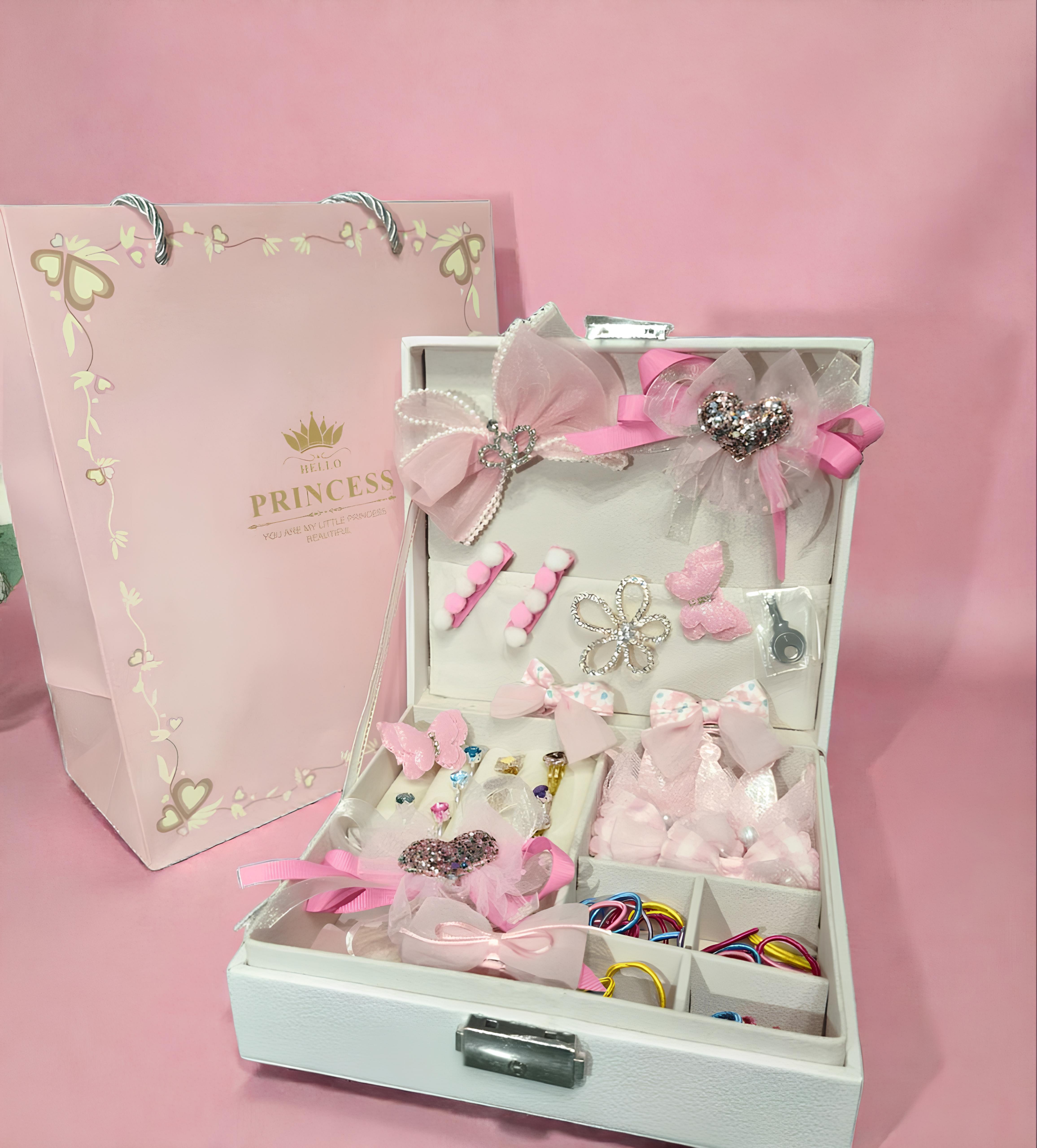 Подарочный набор шпилек аксессуаров для девочки в белом ящике 79 предметов (9042)