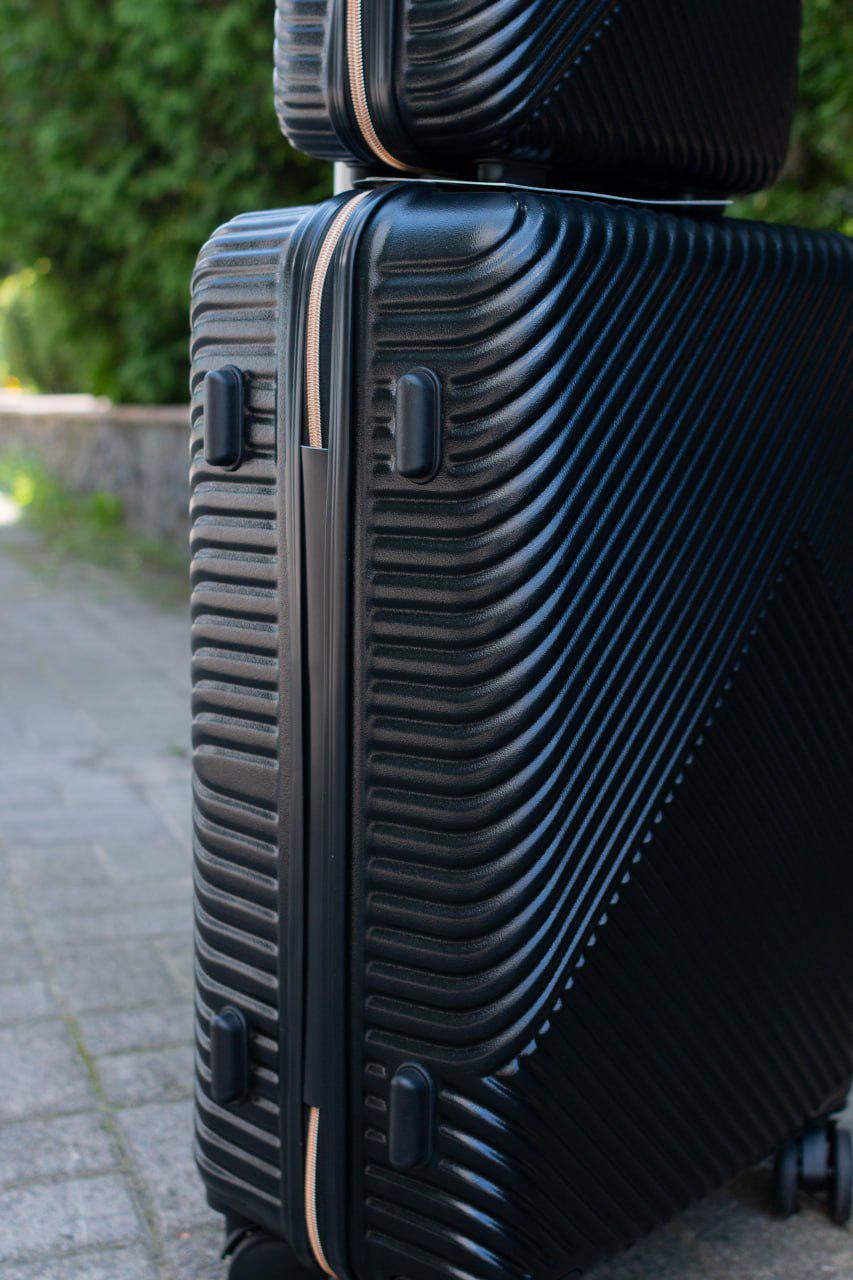 Валіза пластикова Wings WN-01 середній Чорний (11880016) - фото 2 Валіза пластикова Wings WN-01 середній Чорний (11880016) - фото 2